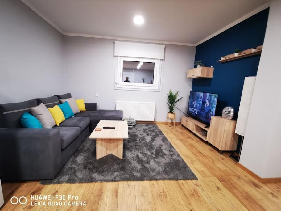 Θα Νιώθετε Σαν Στο Σπίτι Σας! Apartment Komotini Bagian luar foto