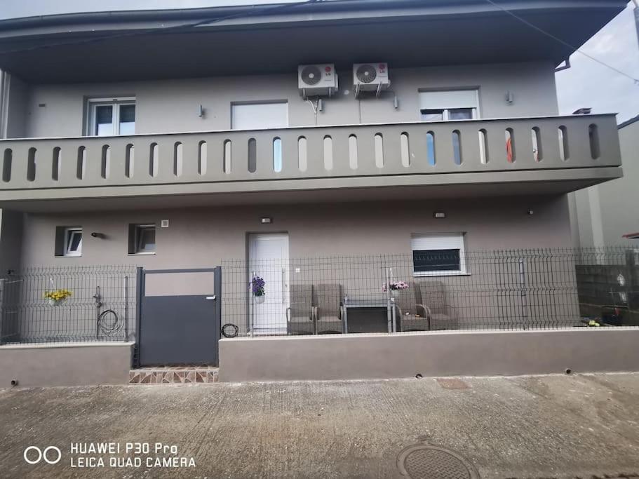 Θα Νιώθετε Σαν Στο Σπίτι Σας! Apartment Komotini Bagian luar foto
