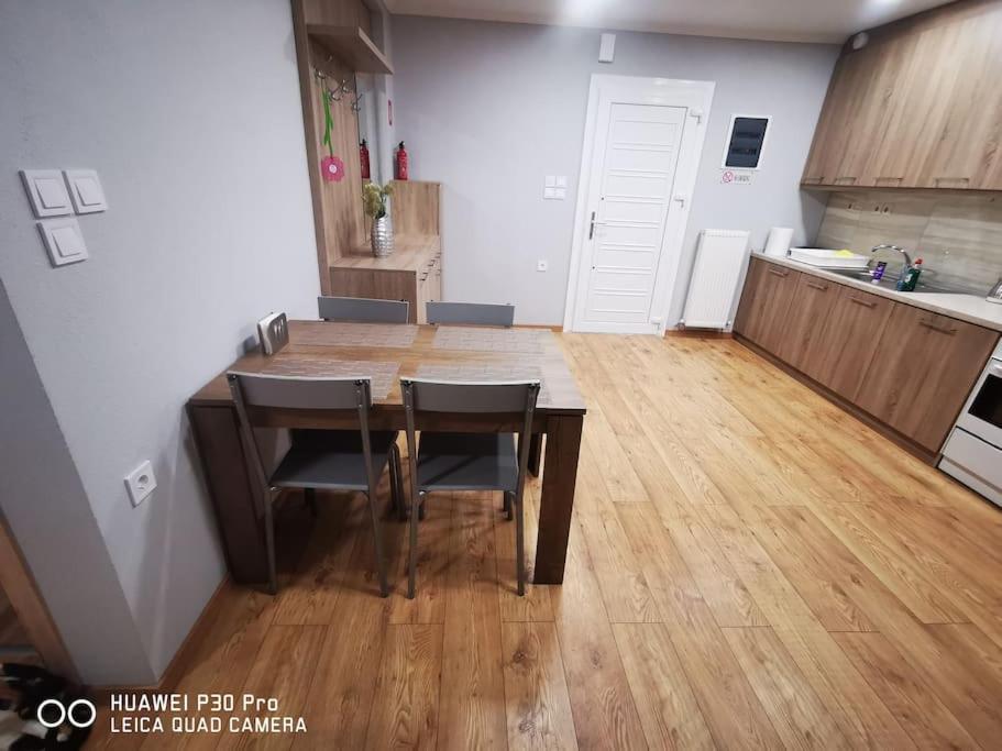 Θα Νιώθετε Σαν Στο Σπίτι Σας! Apartment Komotini Bagian luar foto