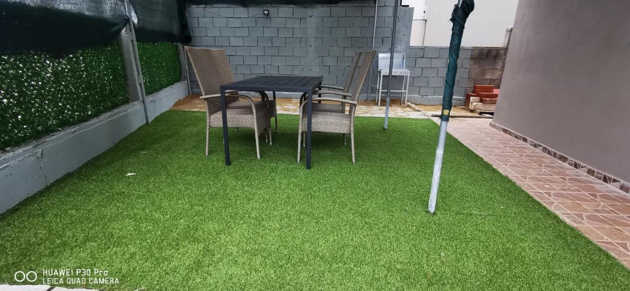 Θα Νιώθετε Σαν Στο Σπίτι Σας! Apartment Komotini Bagian luar foto